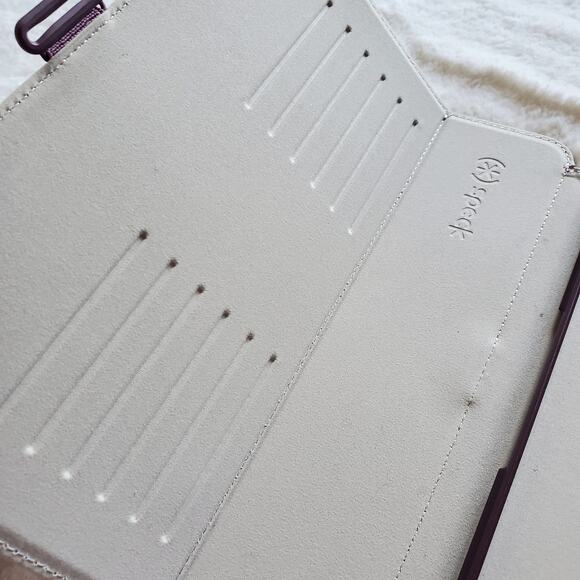 Speck Balance Folio for iPad 10.9" (2022) 4th Generation - Picture 7 of 10